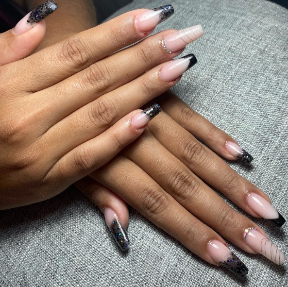 unha em gel preta bailarina