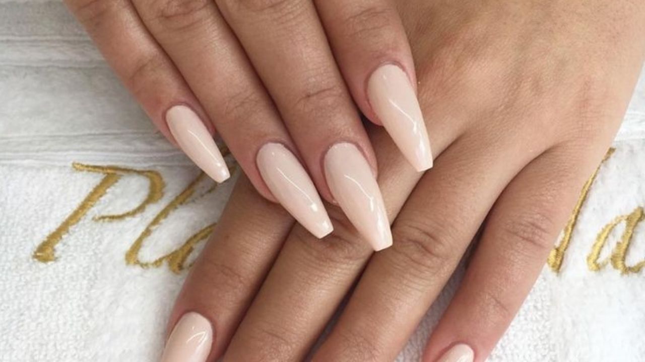 Guia Completo: Como Fazer Unha Bailarina Perfeita em Casa