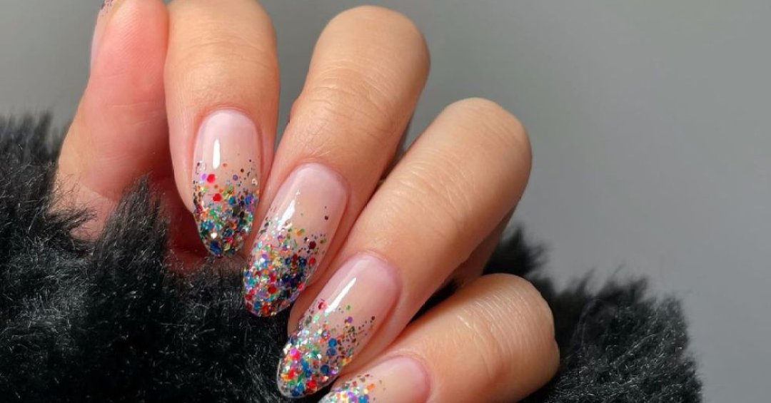 unhas brilho carnaval