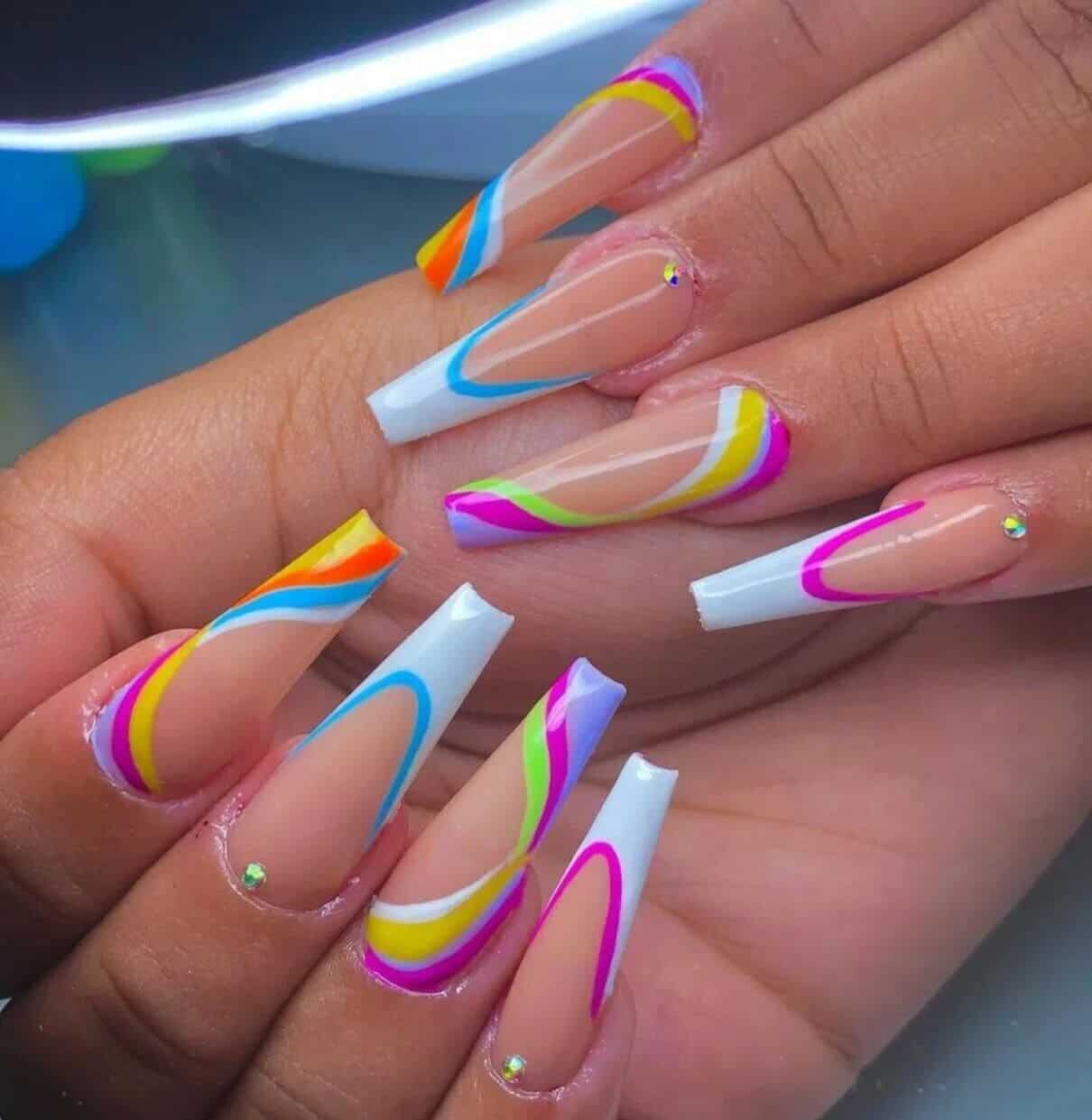 unhas geométricas carnaval