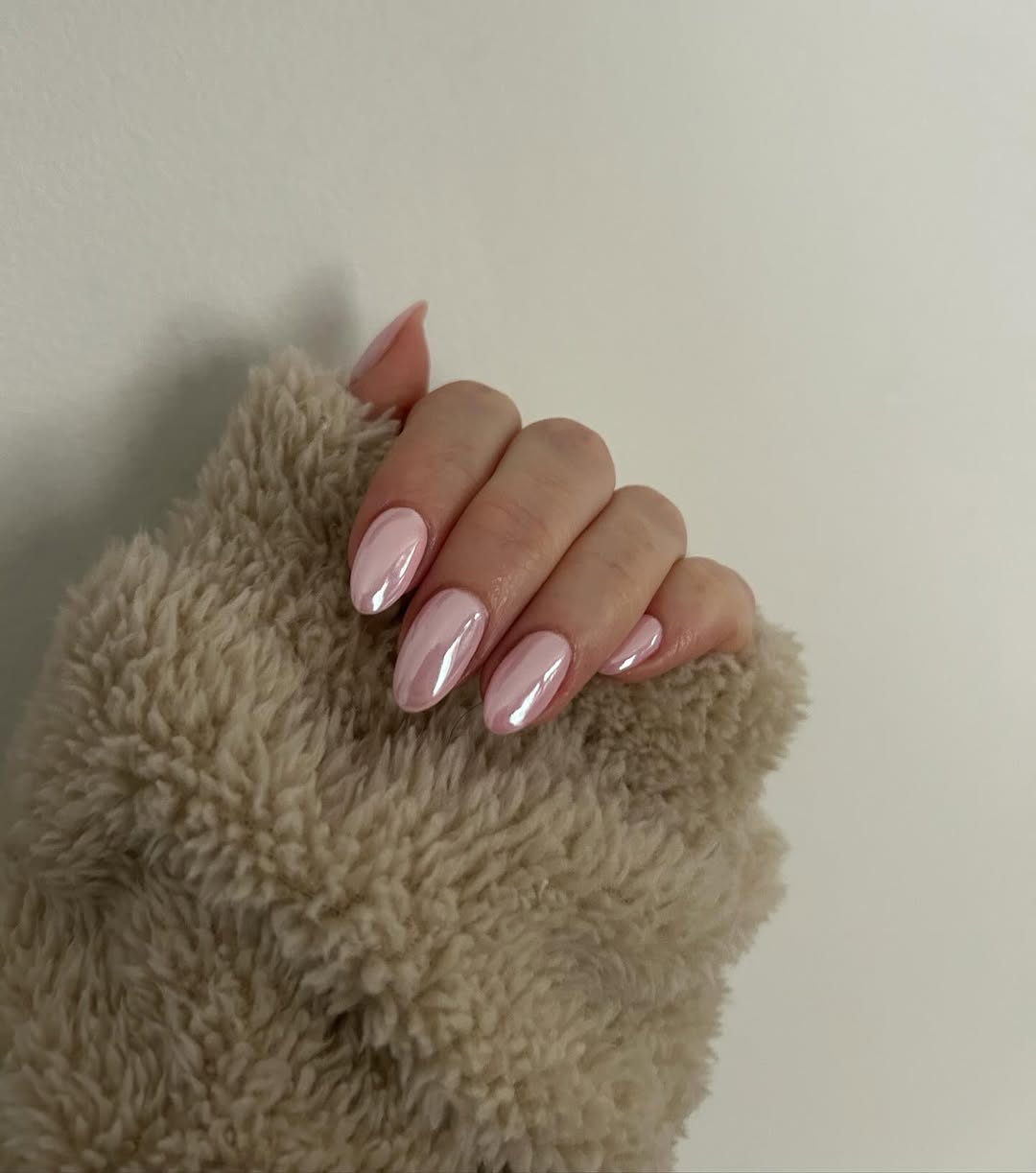 Unhas rosa claro decoradas