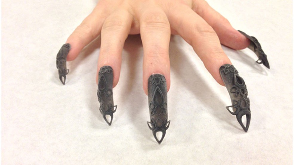 unhas 3d com pedrarias