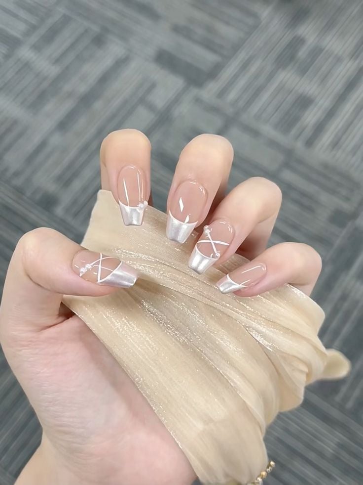 unhas aesthetic francesinha