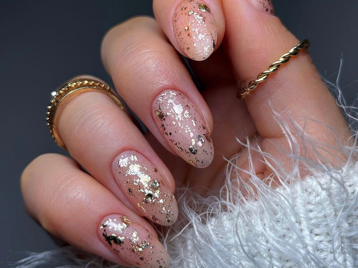 quanto custa fazer unhas amendoadas decoradas ano novo