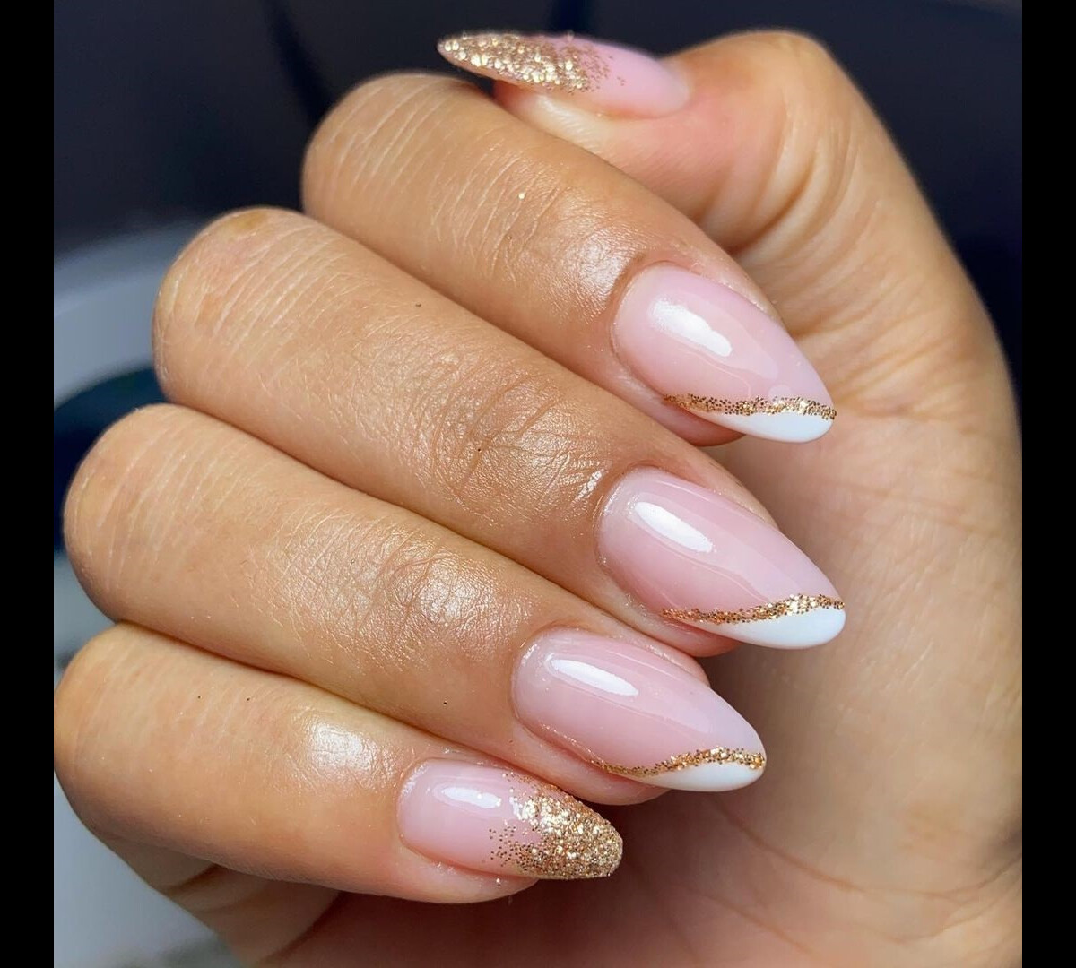 unhas amendoadas vs unhas stiletto para réveillon