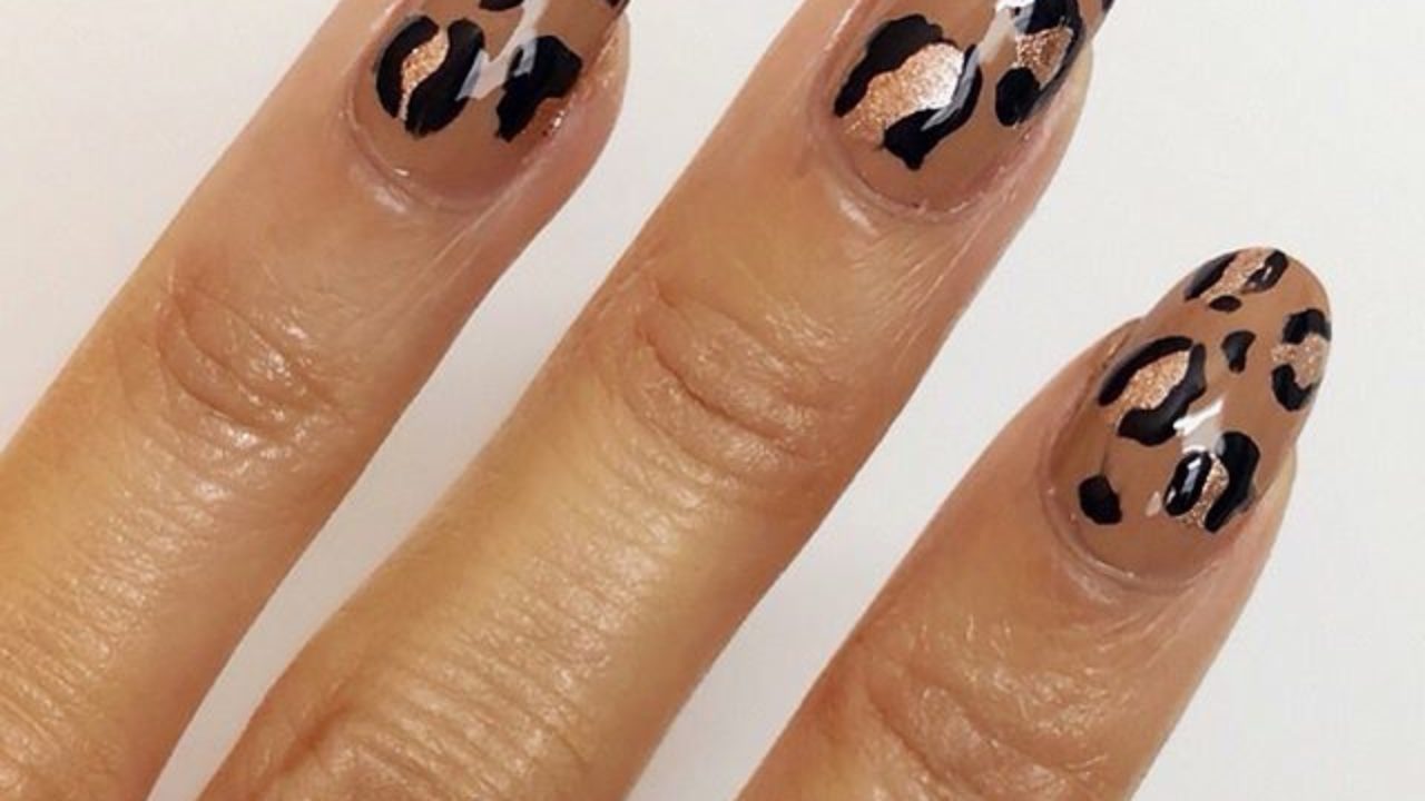 unhas animal print