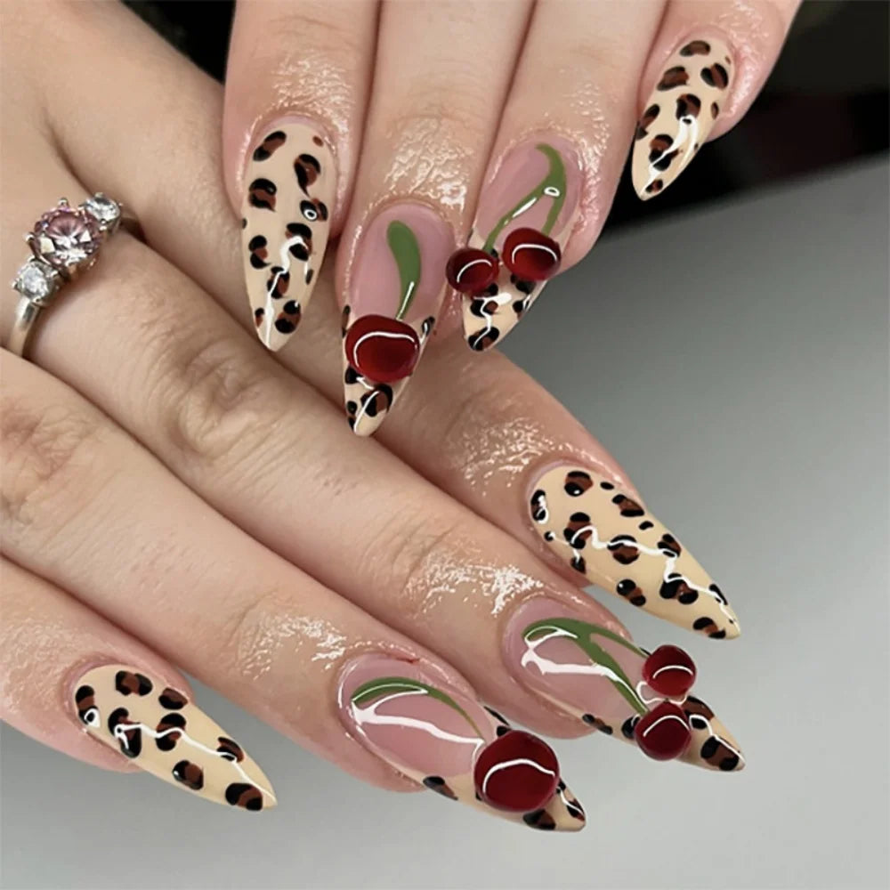 unhas animal print