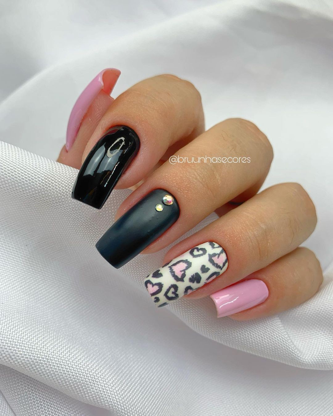 unhas animal print