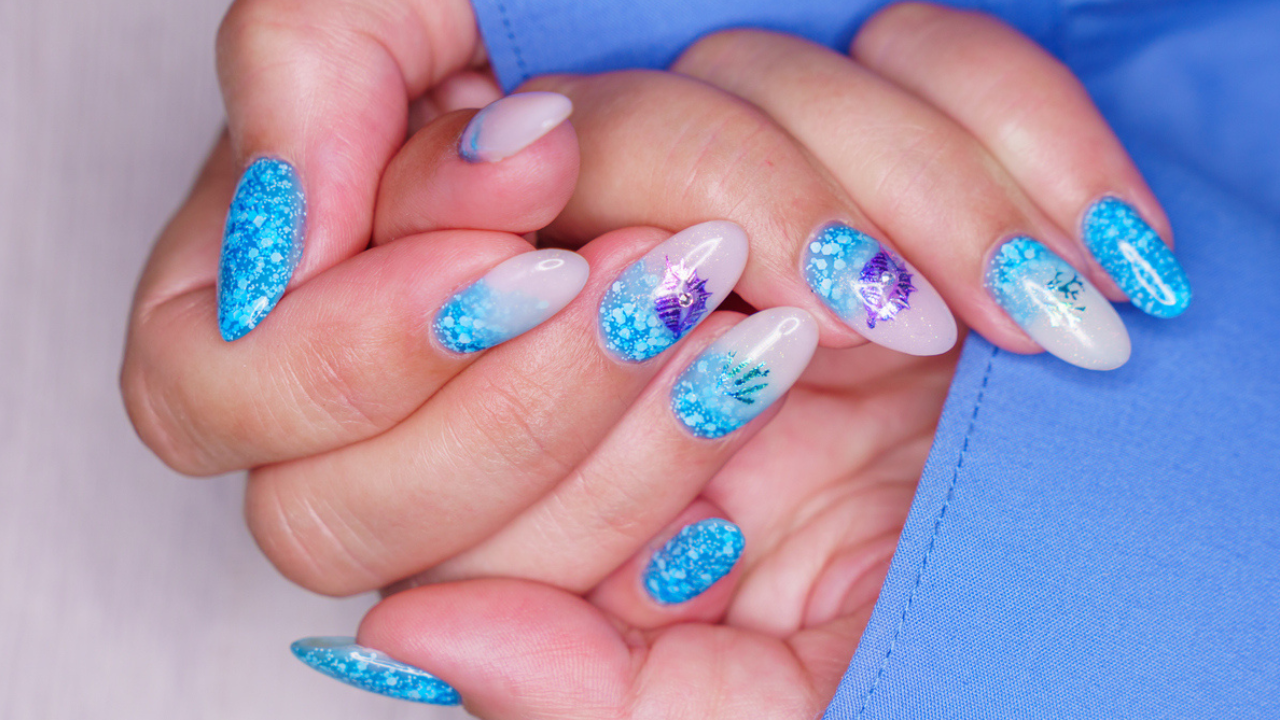 As melhores combinações de cores para unhas azul bebê