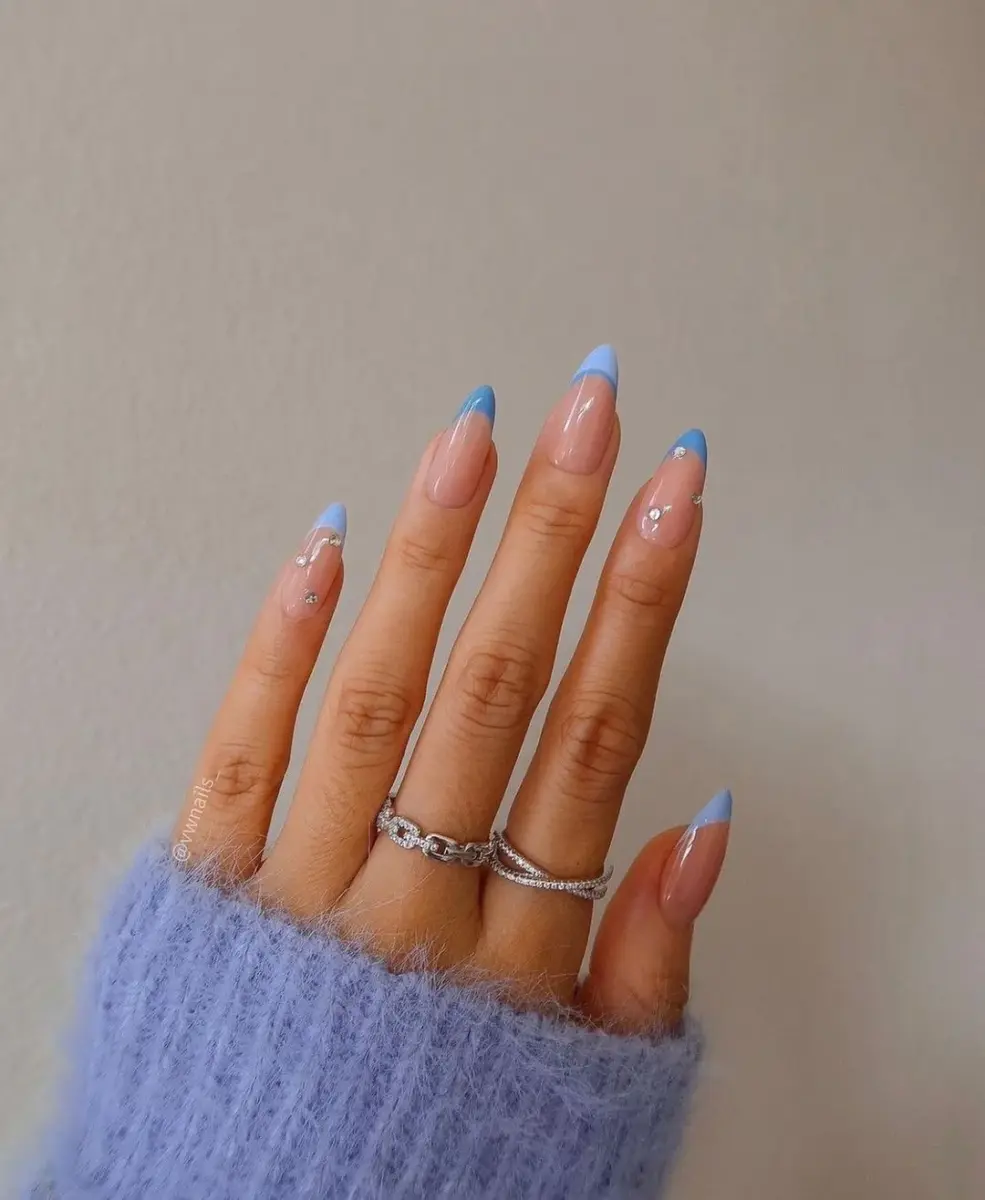 As melhores combinações de cores para unhas azul bebê