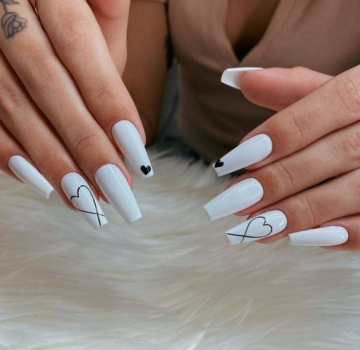 Francesinha Clássica: 10 Ideias Atemporais para Unhas Brancas; Unhas Brancas com Brilho: Como Usar Glitter e Strass na Filha Única; Baby Boomer e Encapsuladas: Tendências de Unhas Brancas para 2026; Guia Completo: Formatos e Acabamentos Perfeitos para Suas Unhas Brancas; Esmaltação Perfeita: Dicas Essenciais para Unhas Brancas Duradouras