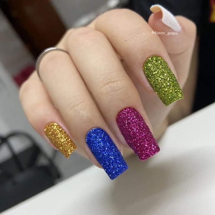 unhas francesinha colorida carnaval 2026