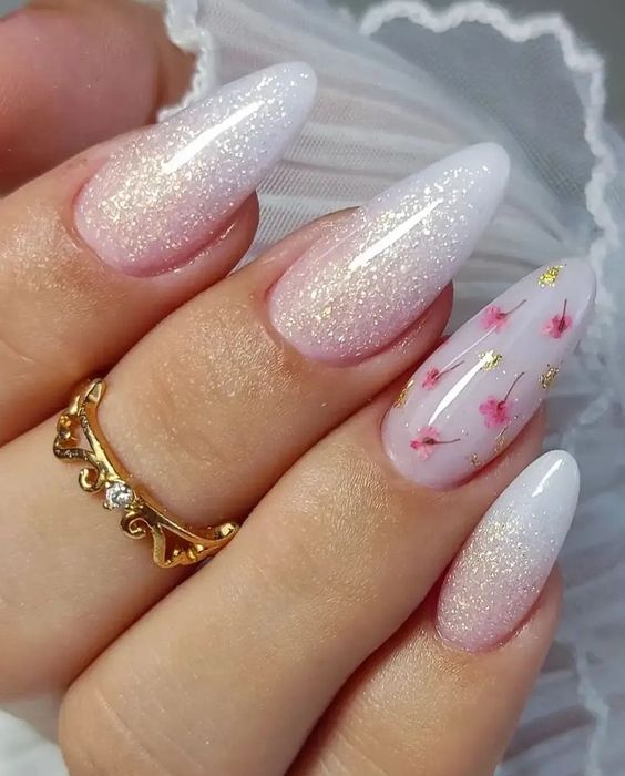 Decoração de Unhas com Pedrarias: Dicas para um Toque de Luxo Discreto