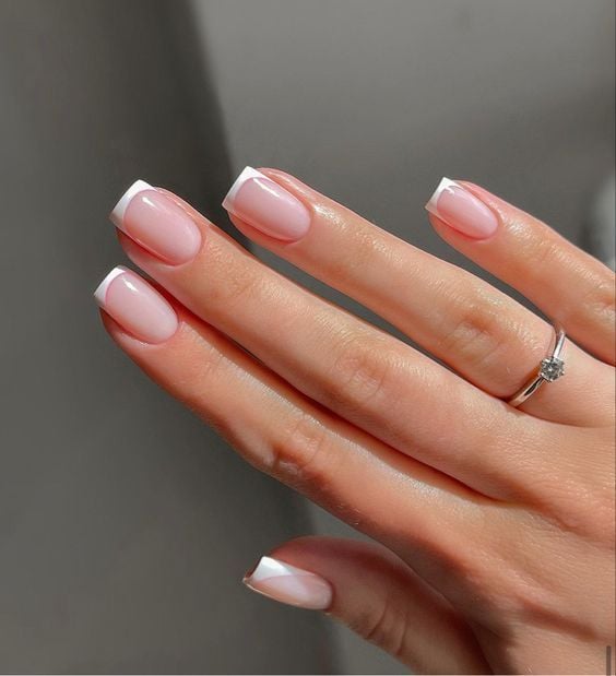unhas claras para casamento