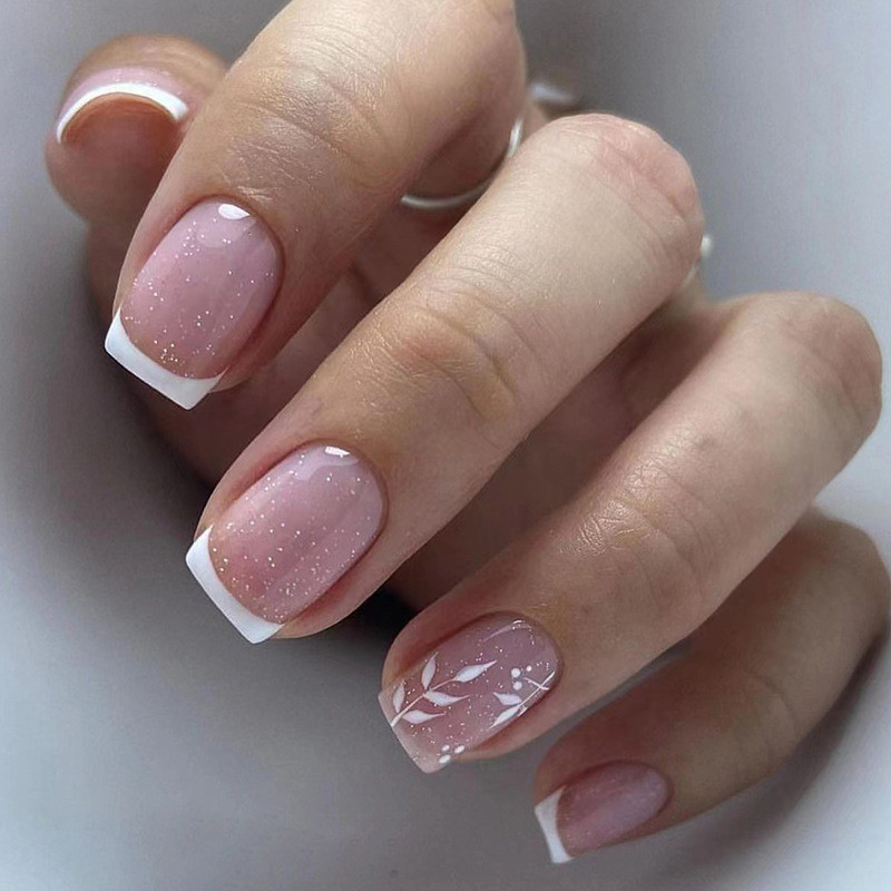 unhas curtas decoradas luxo silencioso