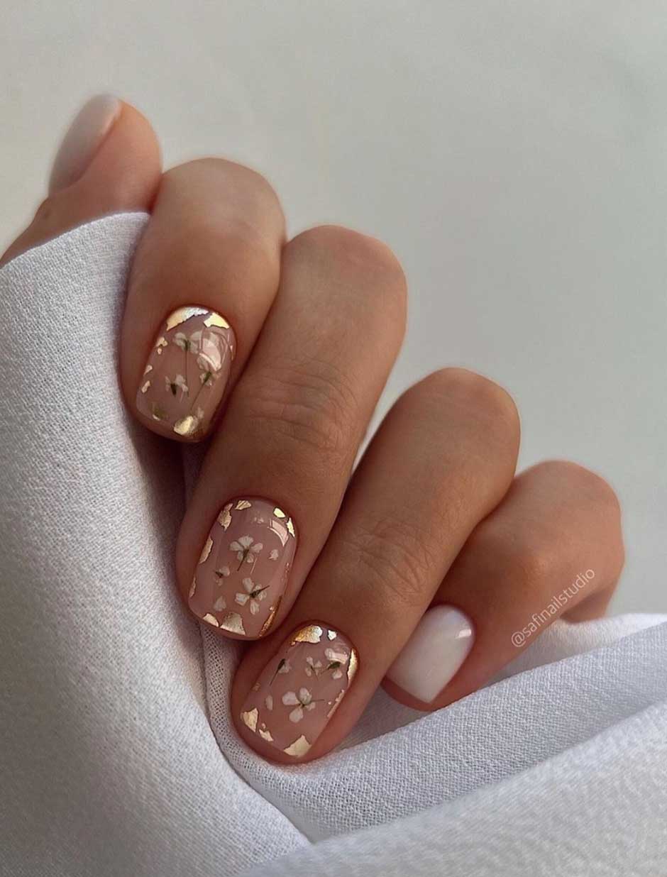 unhas curtas decoradas pontilhismo