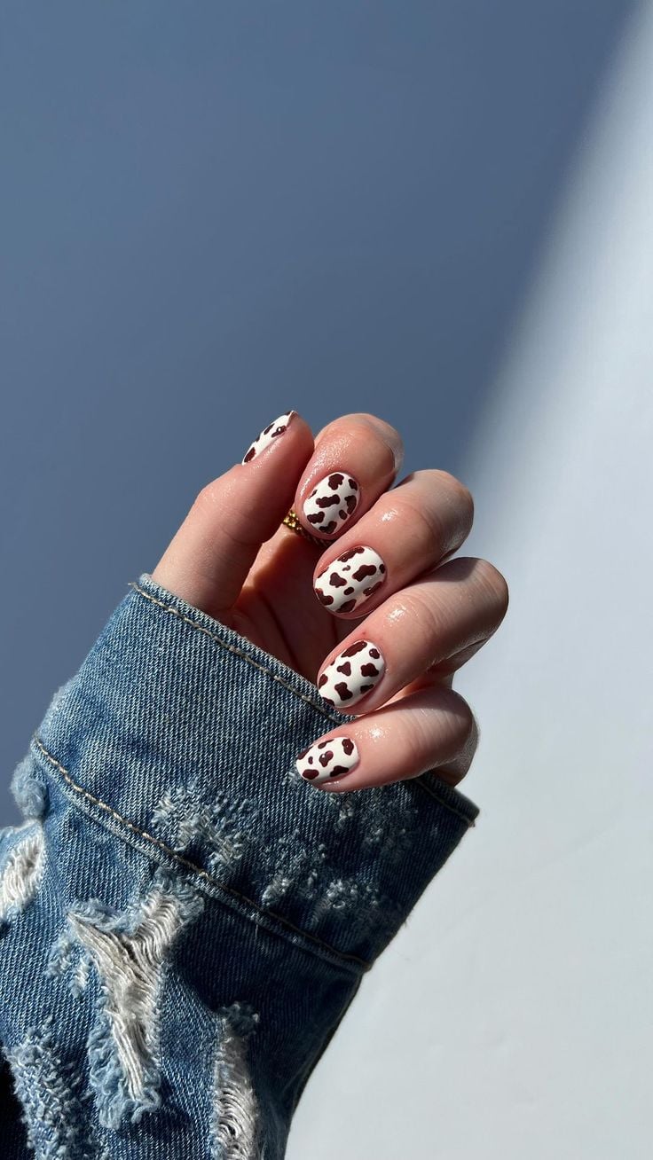 unhas curtas decoradas cores neutras