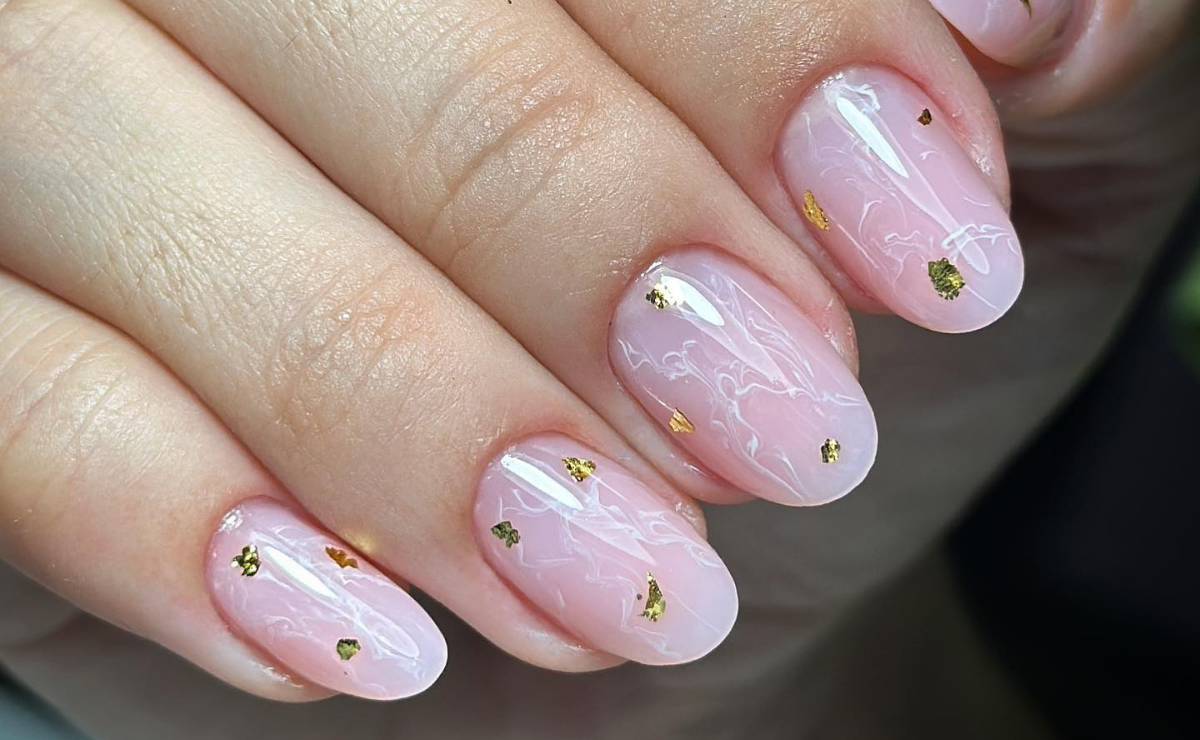 esmalte em gel ou esmalte comum para unhas curtas