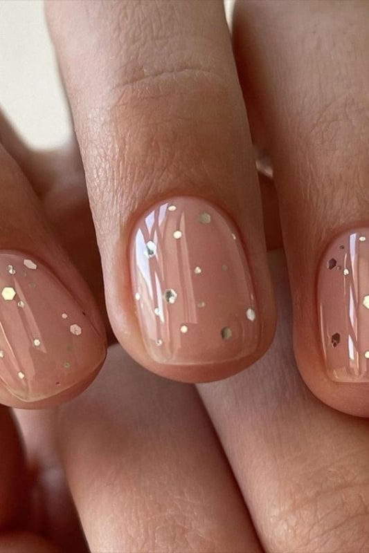 unhas curtas ovais