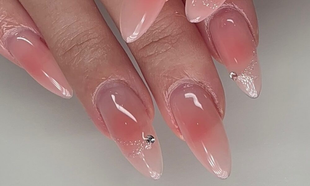 inspiração unhas de gel coreanas delicadas