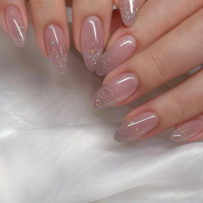 unhas de gel delicadas