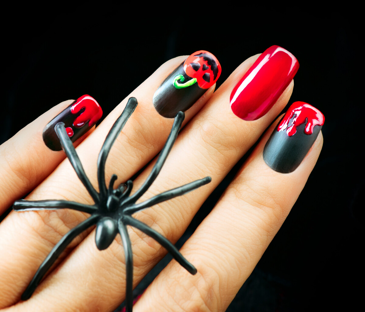 unhas halloween efeito sangue