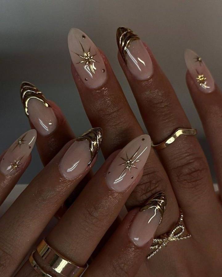 5 Cores de Esmalte que Combinam com Dourado