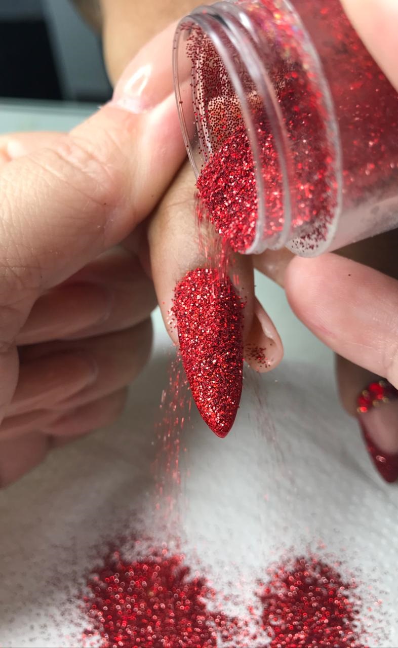 unhas decoradas com efeito cascata de glitter