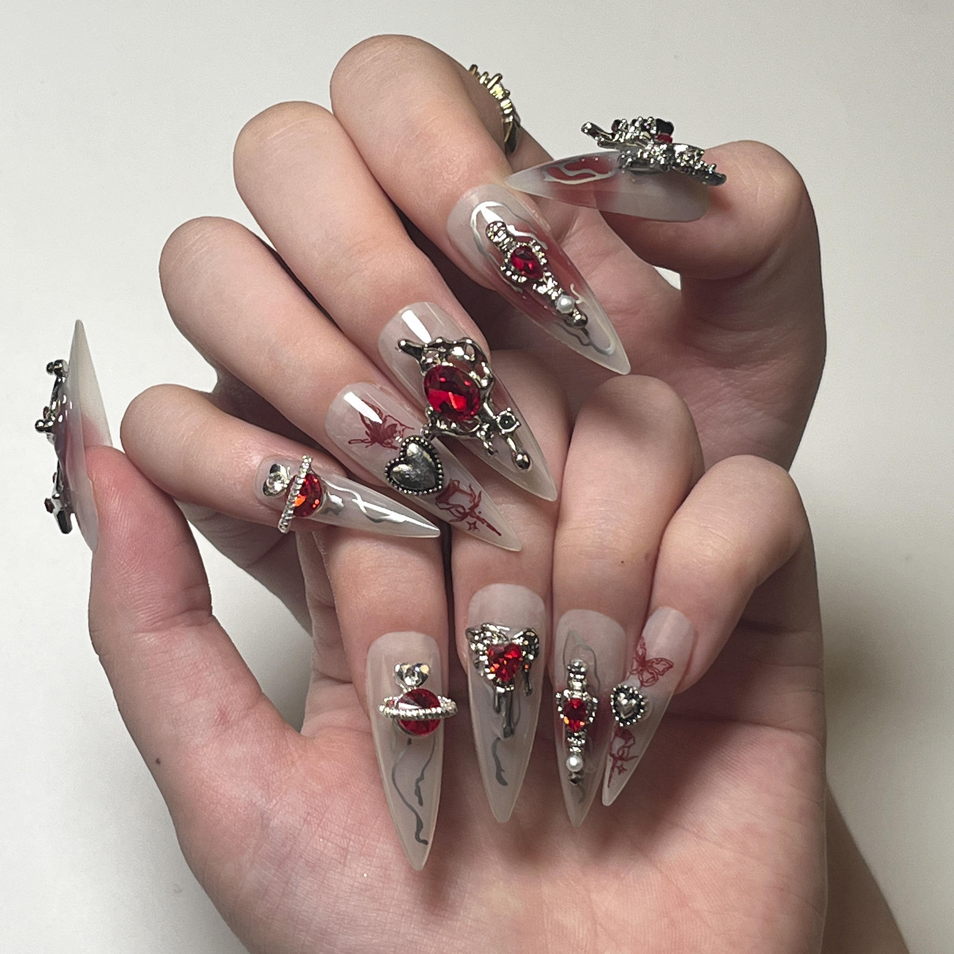 unhas decoradas com efeito cromado