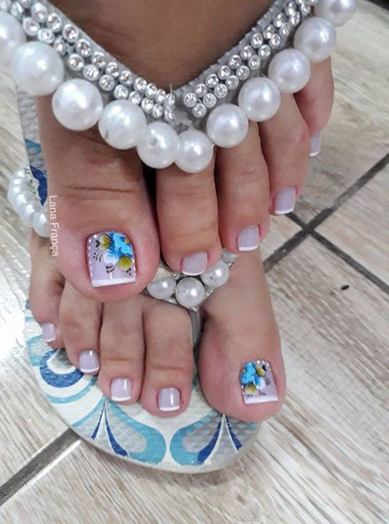 unhas decoradas com pedrarias para os pés