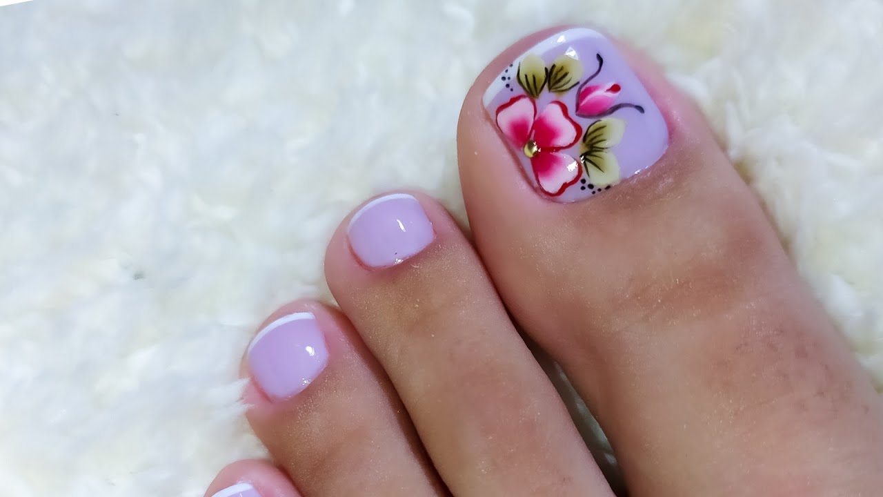 unhas decoradas com pedrarias para os pés