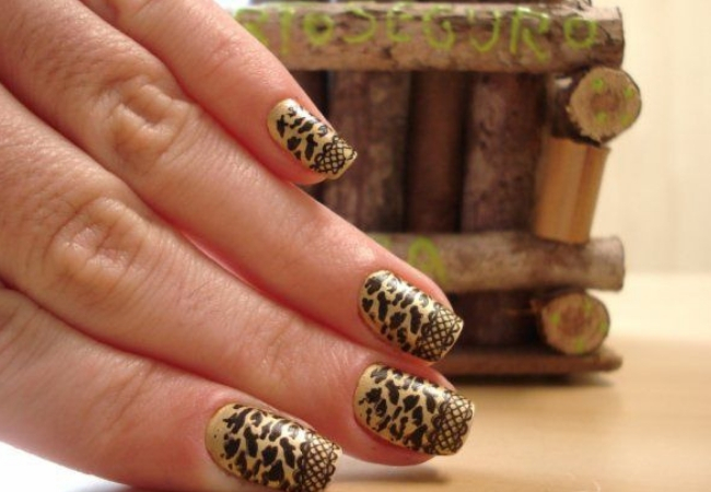 unhas decoradas com renda