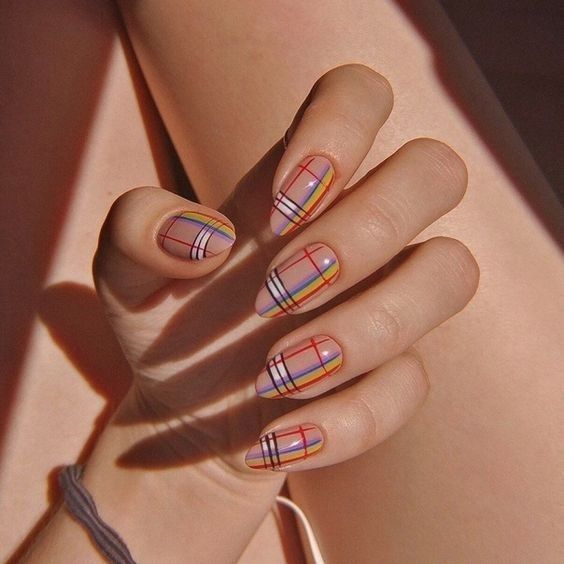 unhas decoradas com tema de festa junina