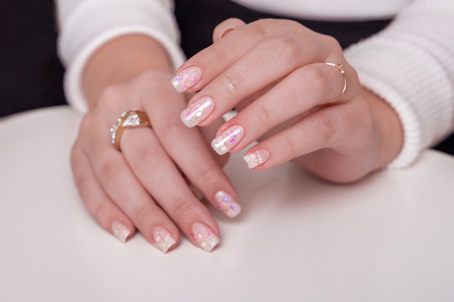 unhas decoradas ano novo com tons pastel