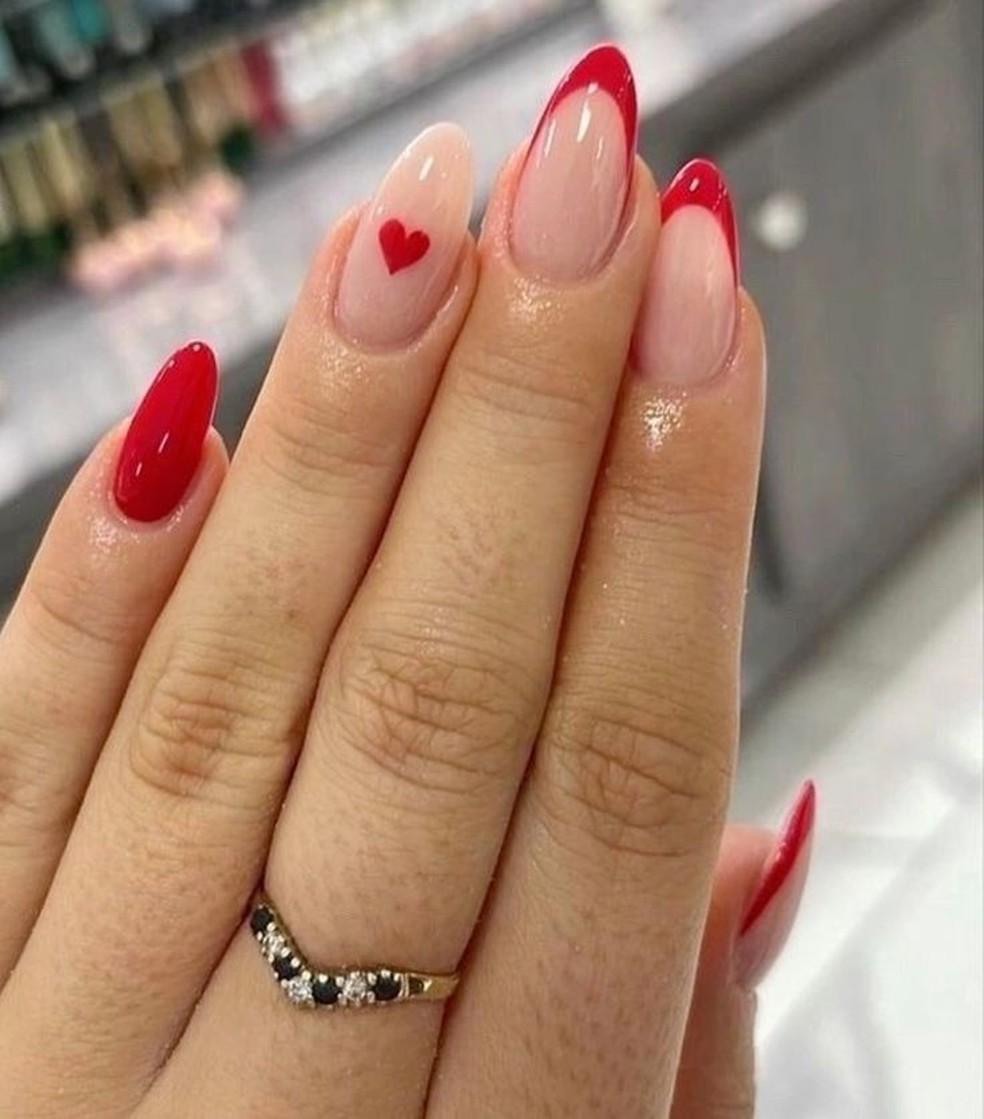 unhas redondas curtas