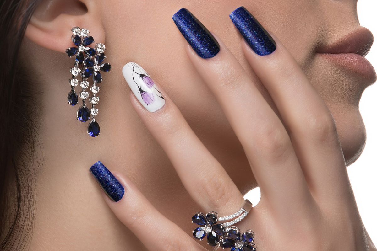 Guia Completo de Manutenção para Unhas em Gel Azul Duradouras