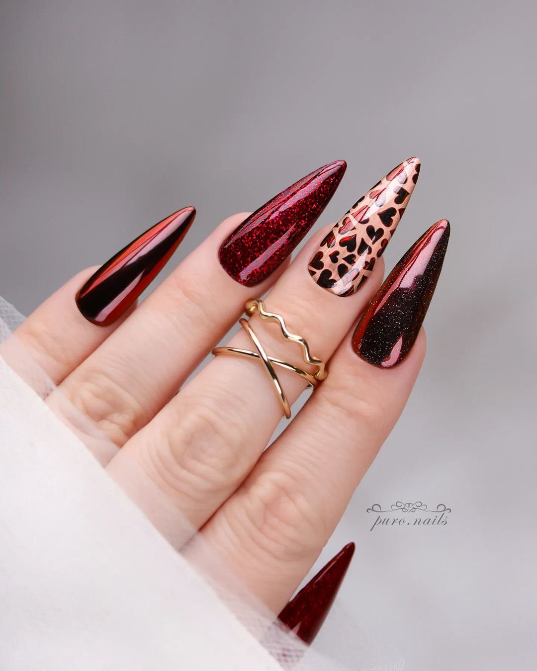 5 ideias de títulos:
1. Guia Completo: Como Aplicar Esmalte em Gel em Casa
2. As Melhores Cores de Esmalte em Gel para Cada Estação
3. Durabilidade e Acabamento: Por Que Escolher Esmalte em Gel?
4. Comparativo: Esmalte em Gel vs. Esmalte Tradicional
5. Tendências de Cores de Esmalte em Gel para 2024