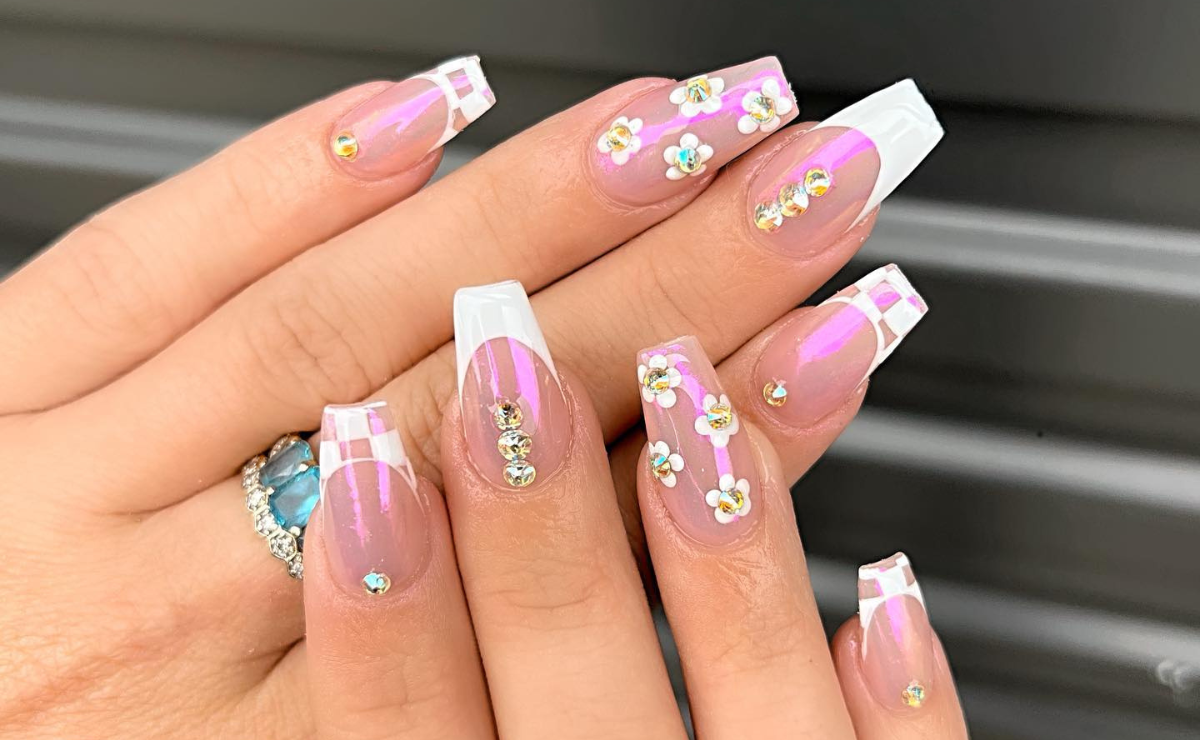 unhas bailarina com pedraria