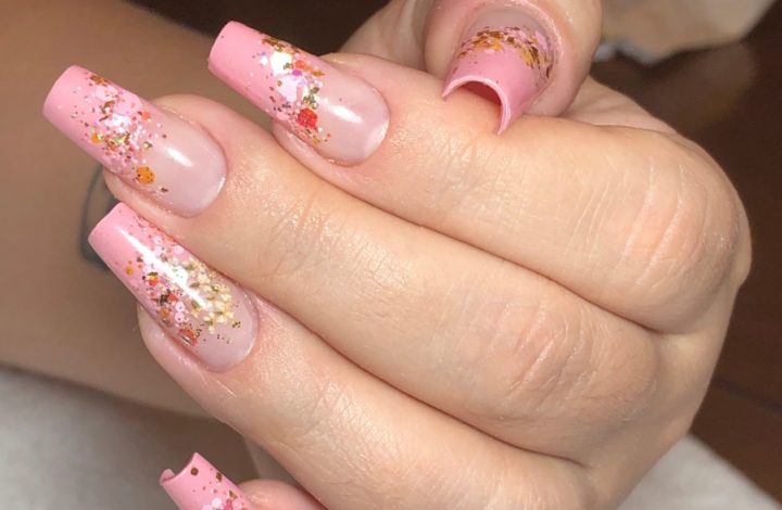 5 ideias de títulos para posts sobre unhas encapsuladas rosa:
1. Unhas Encapsuladas Rosa: O Guia Completo para um Visual Romântico e Sofisticado
2. Descubra as Tendências Mais Delicadas em Unhas Encapsuladas Rosa
3. Baby Boomer Rosa e Flores Secas: Os Estilos de Unha Encapsulada que Você Precisa Conhecer
4. Como Conseguir Unhas Encapsuladas Perfeitas: Dicas de Formato e Cor
5. Unhas Encapsuladas Rosa com Glitter e Folhas de Ouro: Brilho e Elegância para Suas Mãos