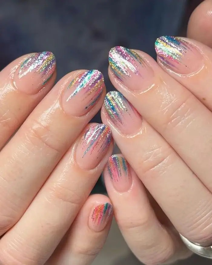unhas de glitter vs unhas metalizadas para o carnaval