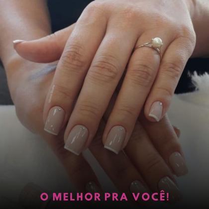 A Arte da Aplicação Perfeita: Passo a Passo para Unhas Postiças Impecáveis