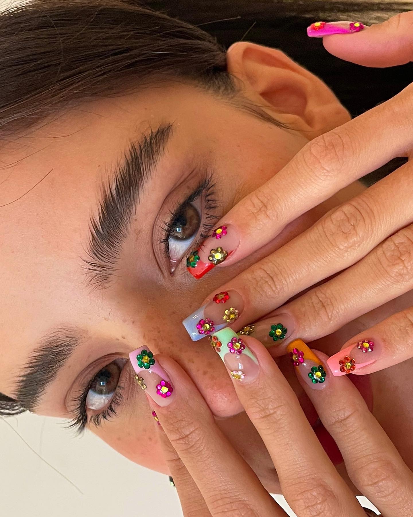 Francesinha em Unhas Quadradas: Clássica ou Moderna