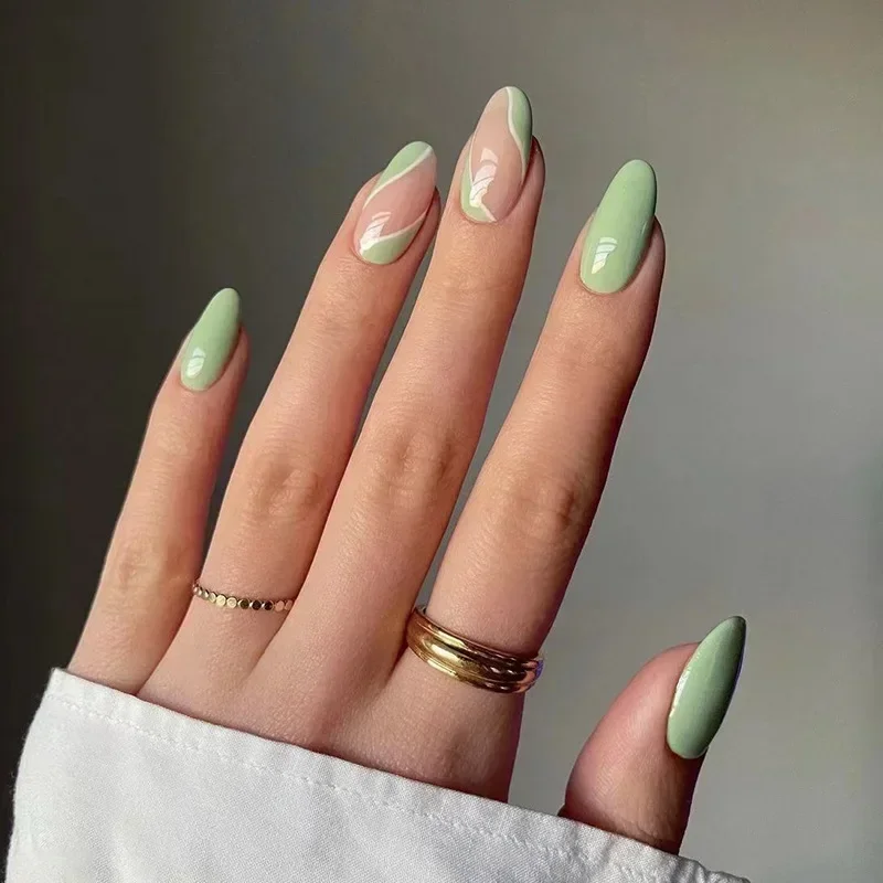 Unhas Neon Verdes e Brat Green: Ouse com Estilo em Festivais e no Verão