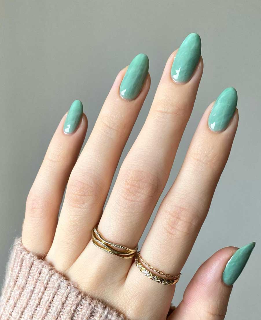 Unhas Verde Esmeralda: O Toque de Luxo que Faltava na Sua Manicure