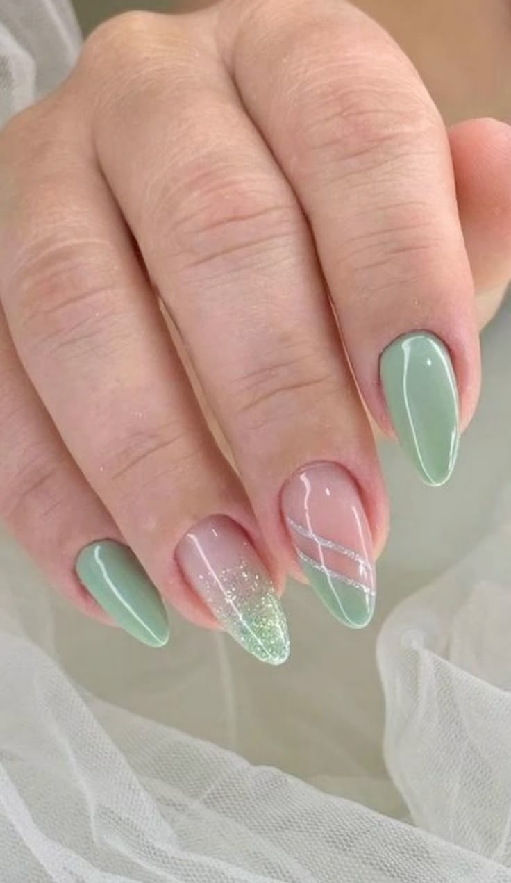 Unhas Verde Esmeralda: O Toque de Luxo que Faltava na Sua Manicure