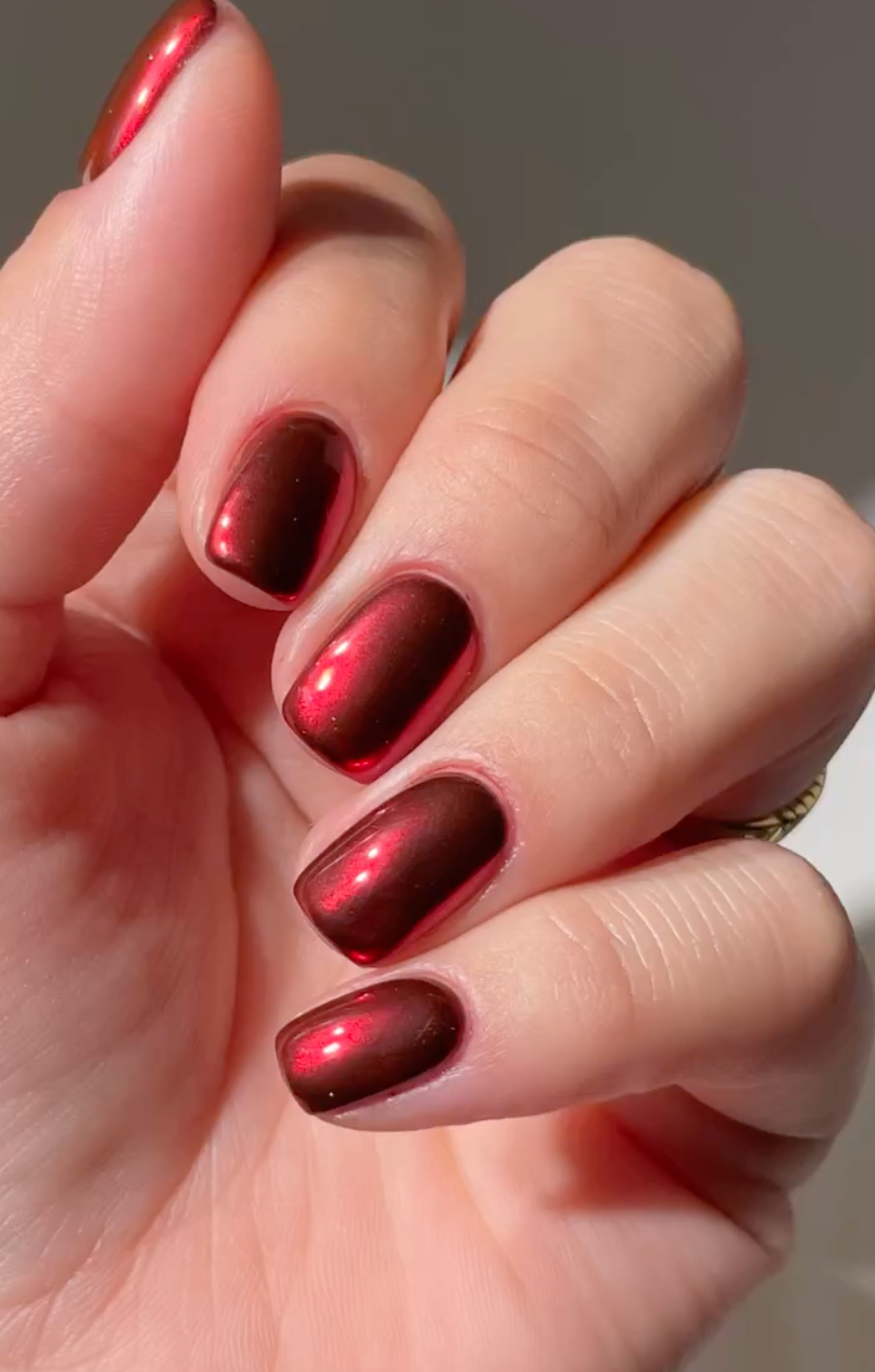 inspirações de unhas vermelhas elegantes para festas