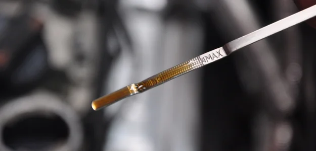 Os Perigos de Dirigir com o Nível de Óleo Baixo e Como Evitar