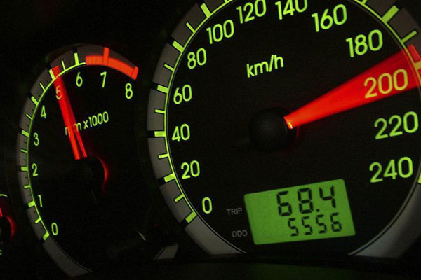 Guia completo para consultar a quilometragem do seu carro