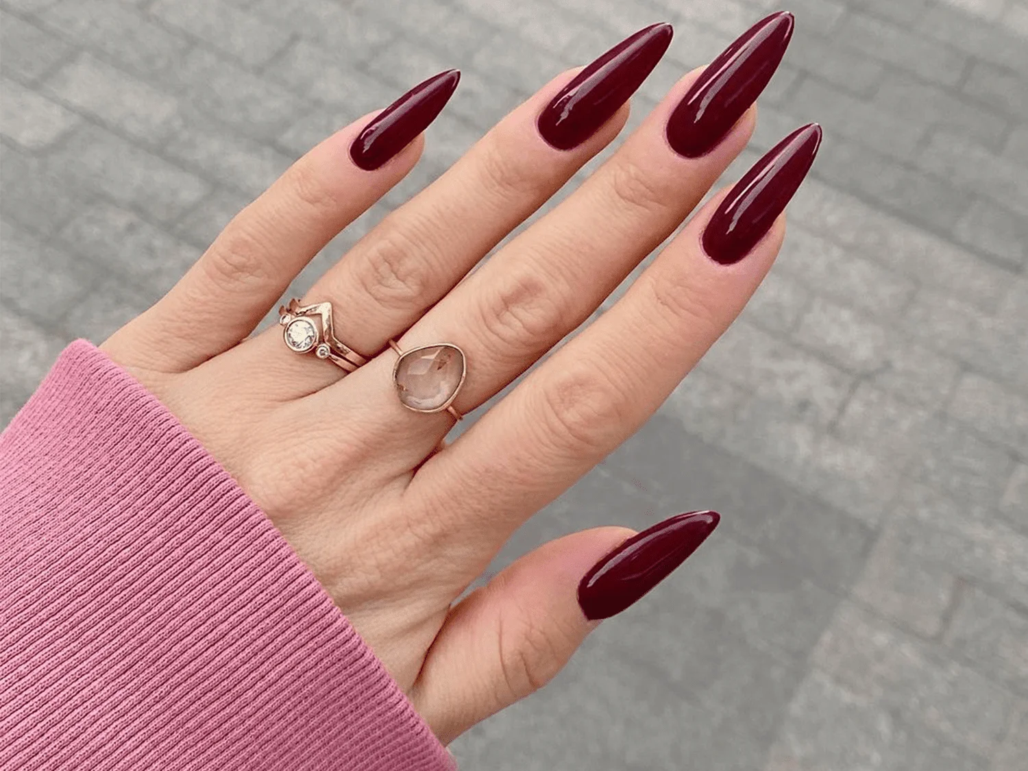 Unhas burgundy