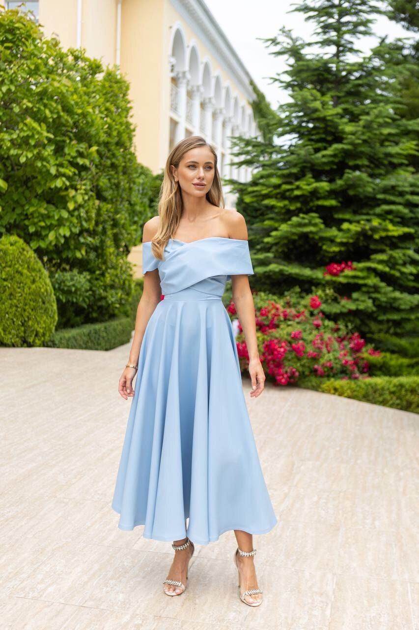 vestido azul celeste